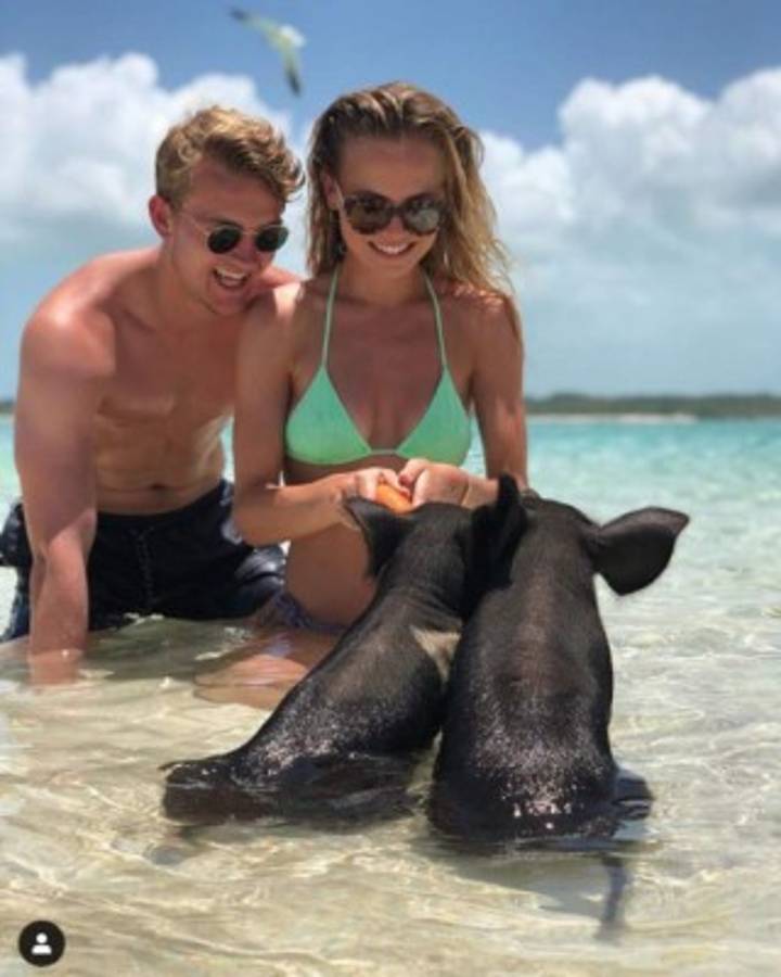 Fotos: De Ligt se marcha a la 'isla de los cerdos' con su espectacular novia
