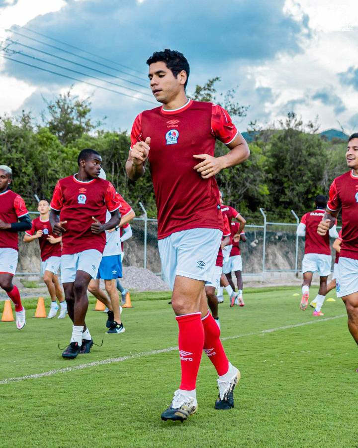 Con Bryan Moya: Así será el nuevo 11 del Olimpia de la mano de Pablo Lavallén para buscar el pentacampeonato