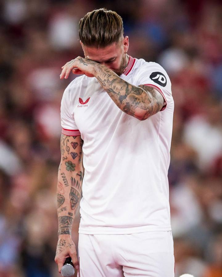 Así fue la emotiva presentación de Sergio Ramos con Sevilla: Sorpresivo mensaje de Modric, motivo de su llanto y Pilar Rubio deslumbra