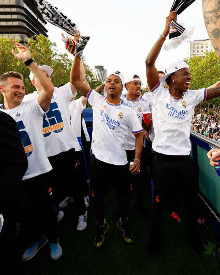 Espectacular fiesta: Real Madrid festejó en Cibeles con la afición su título 35 de la Liga de España