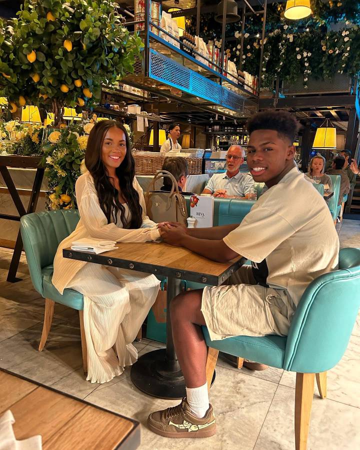 Keyrol Figueroa está enamorado y así es la novia del delantero del Liverpool, quien participó en el reconocido programa artístico Britain’s Got Talent