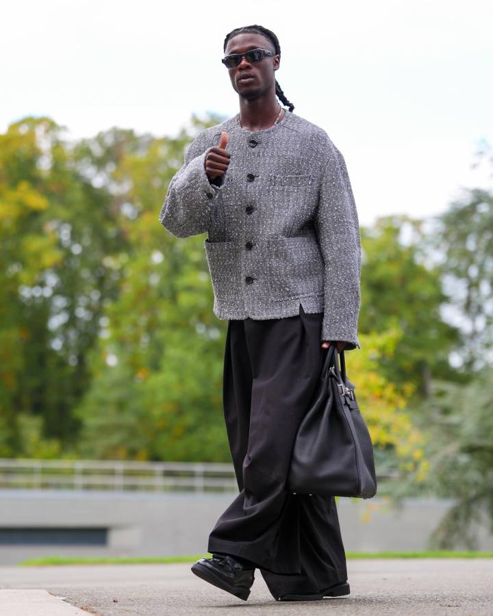 Camavinga superó a Koundé y agita las redes: así llegaron los jugadores de Francia y el look de Mbappé