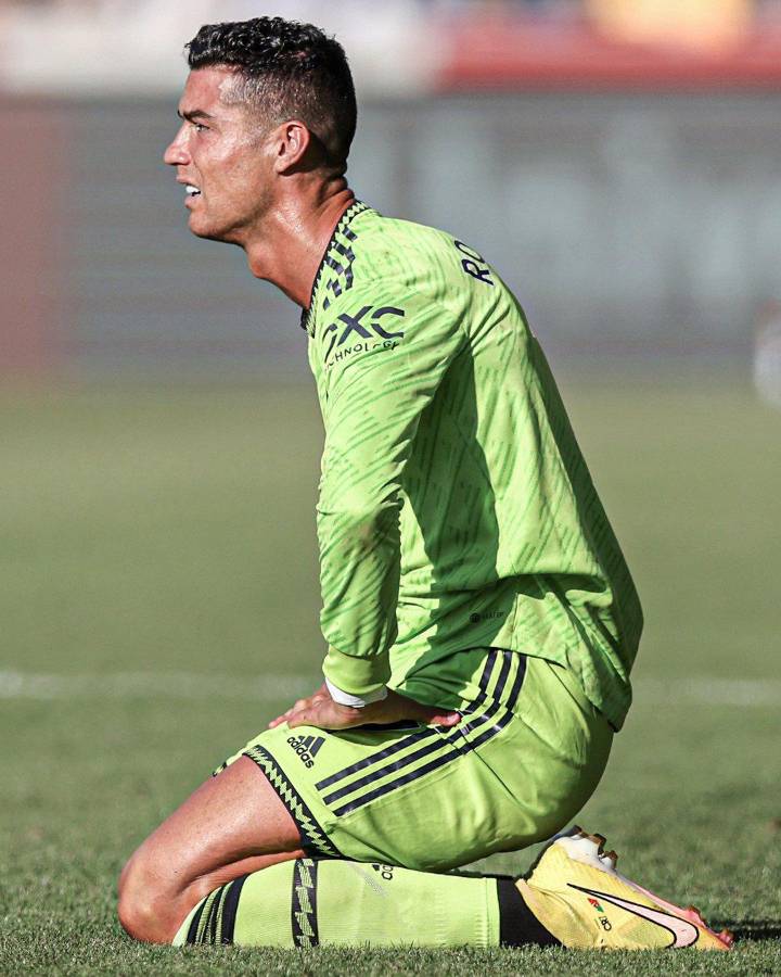 Terrible frustración: Así vivió Cristiano Ronaldo la goleada del Brentford al Manchester United; Bruno Fernandes quiso controlarlo