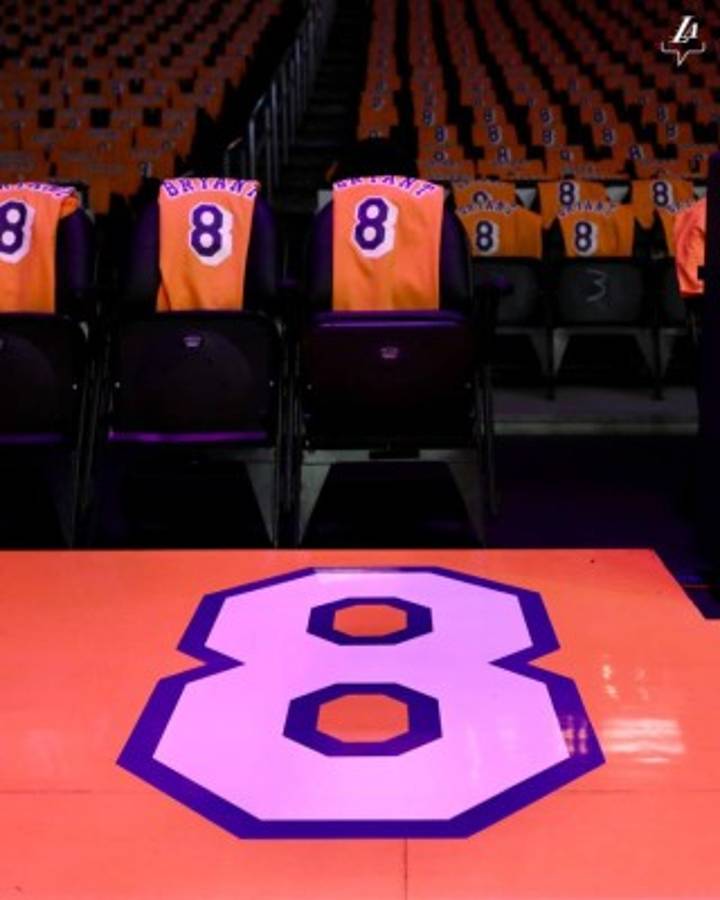 Así fue el homenaje de Los Ángeles Lakers a Kobe Bryant en juego de NBA