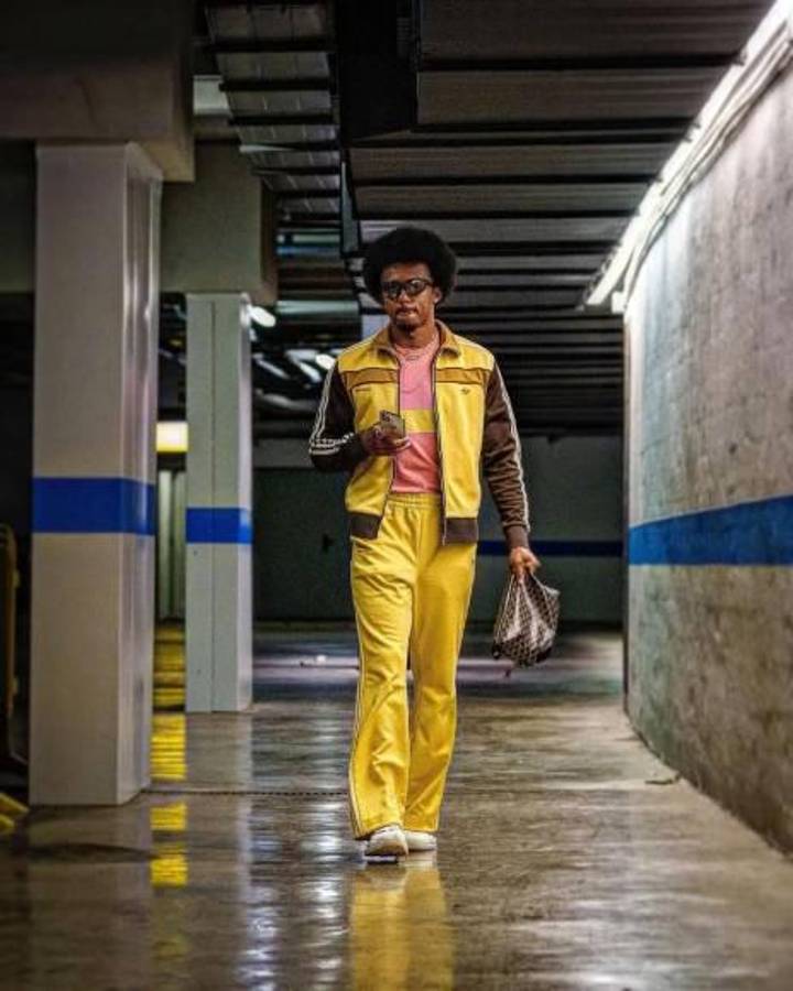 Jules Koundé causa revuelo: así son todos los excéntricos looks del futbolista de Barcelona que siempre está a la moda