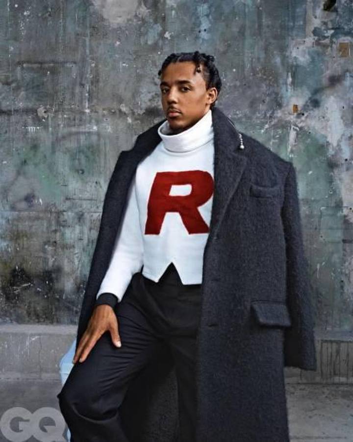 Jules Koundé causa revuelo: así son todos los excéntricos looks del futbolista de Barcelona que siempre está a la moda