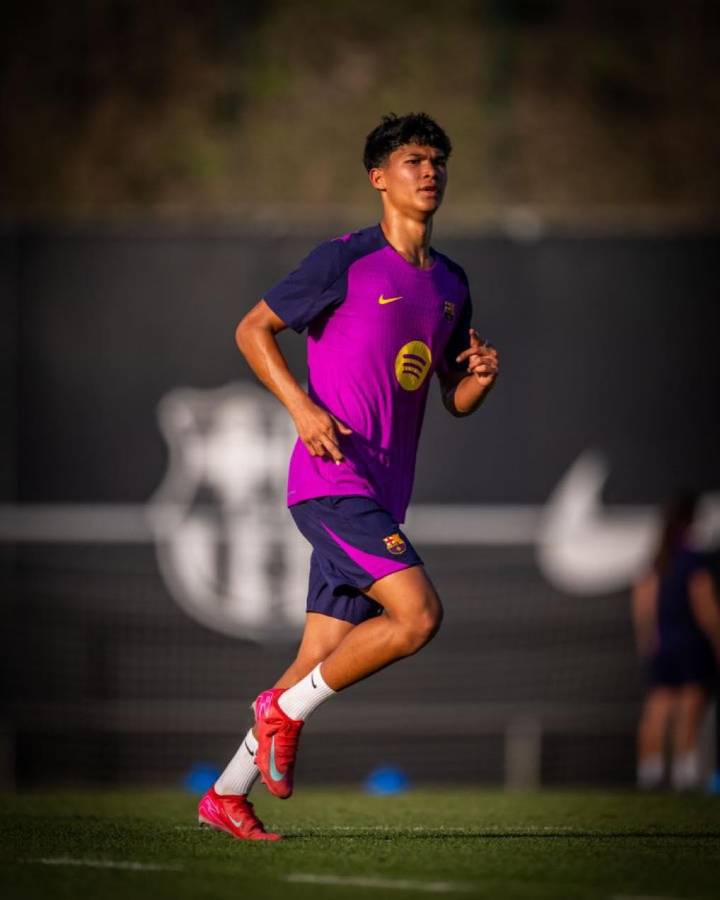 Tiene 17 años, sangre filipina y se hizo famoso tras marcar en su debut con Barcelona: No sabía ni cómo celebrar