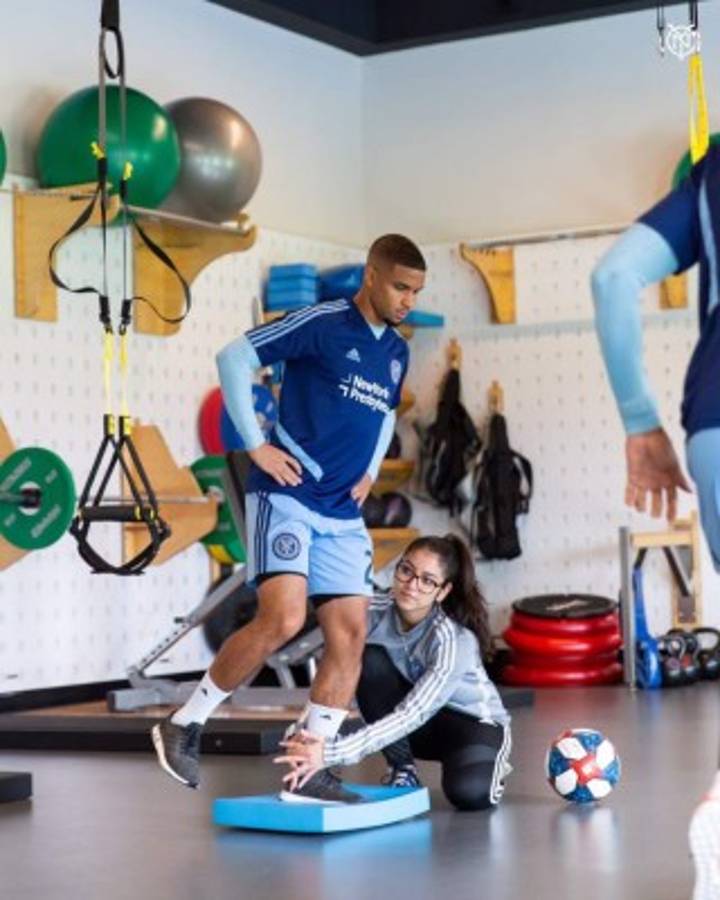 Así es la becaria puertorriqueña del New York City que acusa a David Villa: 'Me tocaba todos los días'