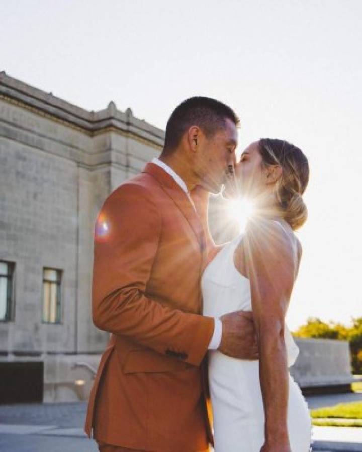 Las fotos de la boda de Roger Espinoza con la espectacular futbolista del Kansas City Femenino