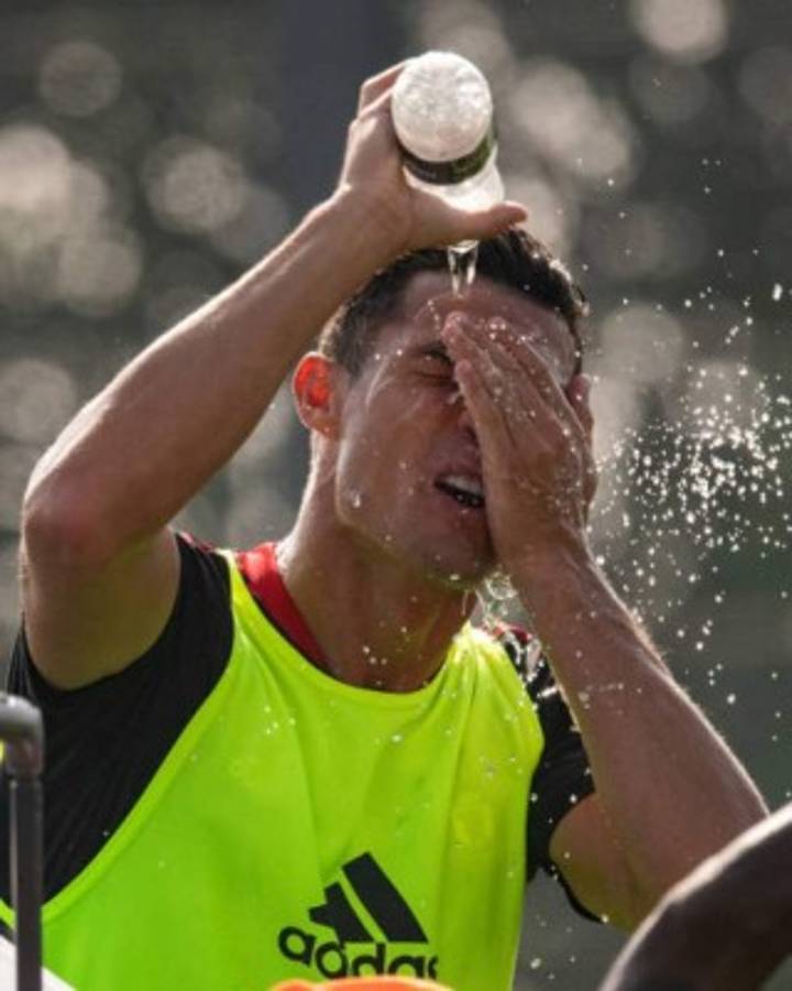 Imponente llegada y charla con el DT: Así fue el primer entrenamiento de Cristiano Ronaldo con el United  