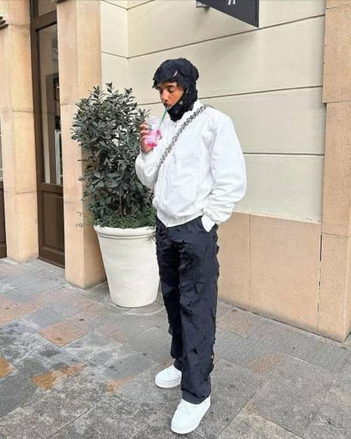 Jules Koundé causa revuelo: así son todos los excéntricos looks del futbolista de Barcelona que siempre está a la moda