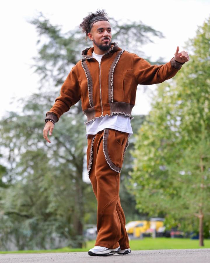 Camavinga superó a Koundé y agita las redes: así llegaron los jugadores de Francia y el look de Mbappé