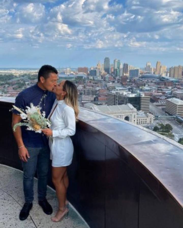 Las fotos de la boda de Roger Espinoza con la espectacular futbolista del Kansas City Femenino