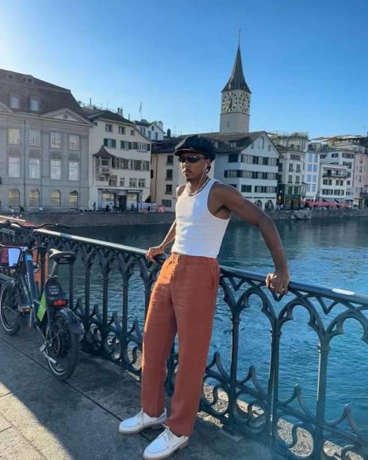 Jules Koundé causa revuelo: así son todos los excéntricos looks del futbolista de Barcelona que siempre está a la moda