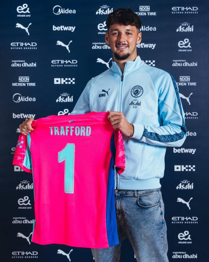 Cristiano Ronaldo celebra fichaje; Flick lo descartó, pero no se quiere ir del Barcelona y Müller firma con inesperado club