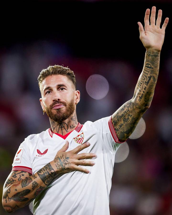 Así fue la emotiva presentación de Sergio Ramos con Sevilla: Sorpresivo mensaje de Modric, motivo de su llanto y Pilar Rubio deslumbra