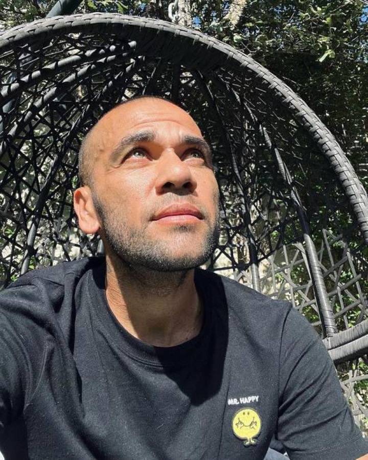 Dani Alves es acusado de pagarle para no divorciarse y quedar en libertad; la respuesta de Joana Sanz