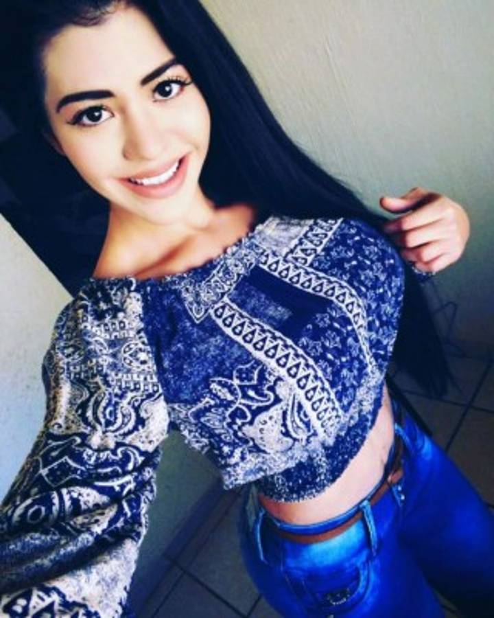 ¡RADIANTE! Así es Francia Hernández, la mexicana que se quitó el busto por su madre