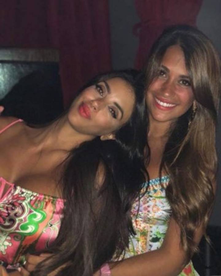 Nuevas fotos: Las vacaciones de lujo de los cracks del fútbol con sus mujeres