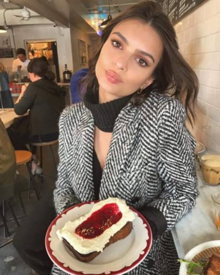 Emily Ratajkowski, la exfutbolista que incendió las redes con fotos desnuda