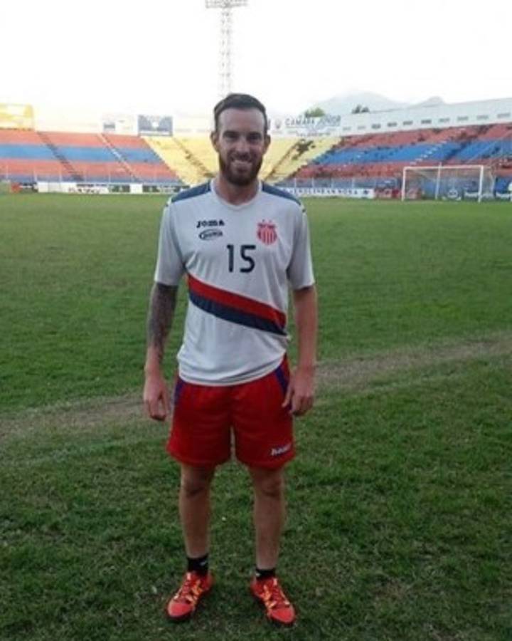 RUMORES Y FICHAJES: Legionario está cerca de volver y Héctor Vargas es noticia