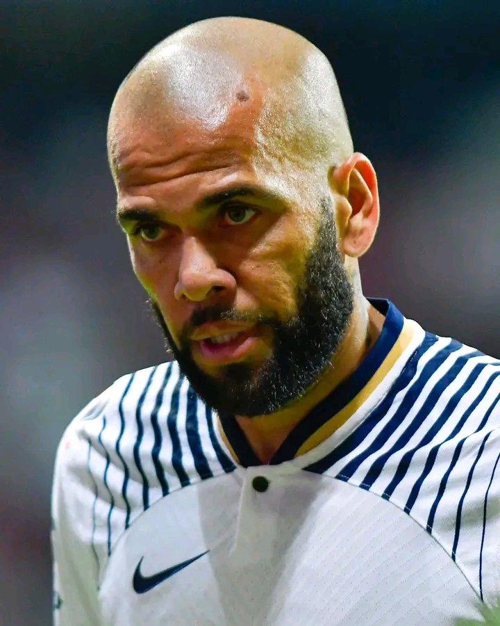 Dani Alves duró 14 meses en la cárcel y ahora está cerca de volver a jugar a su 42 años: la decisión con su nuevo club