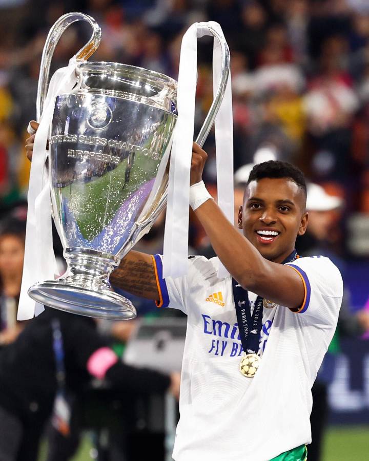 NO SE VIO EN TV: Alaba saca la silla, el que tiene más Champions que Mbappé y el dardo de Vinicius a su principal crítico