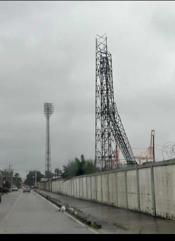 FOTOS: Estadio Excélsior pierde una de sus torres de iluminación y se confirma el tiempo que estará sin alumbrado