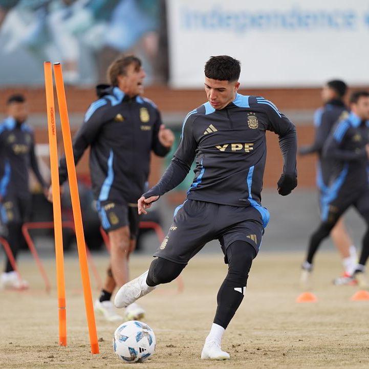 Sin Messi y el look de Lautaro; así comandó Lionel Scaloni y la selección Argentina en su primer entreno en Philadelphia