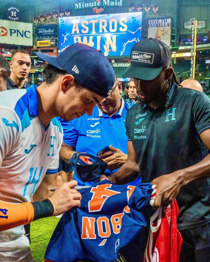 Así disfrutaron los jugadores de la Selección de Honduras junto a Mauricio Dubón en el Minute Maid Park; hubo regalo especial