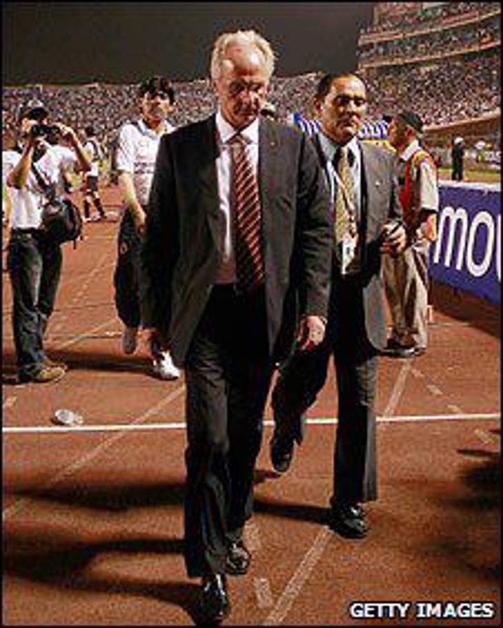 México, Honduras y los momentos más recordados de este cruce: Besos, coscorrones, montajes y técnicos despedidos