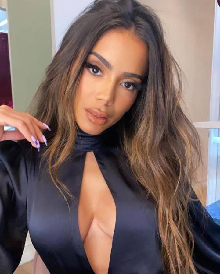 La explosiva cantante de “reggaetón” Anitta confirma y cuenta detalles de su amorío con Neymar