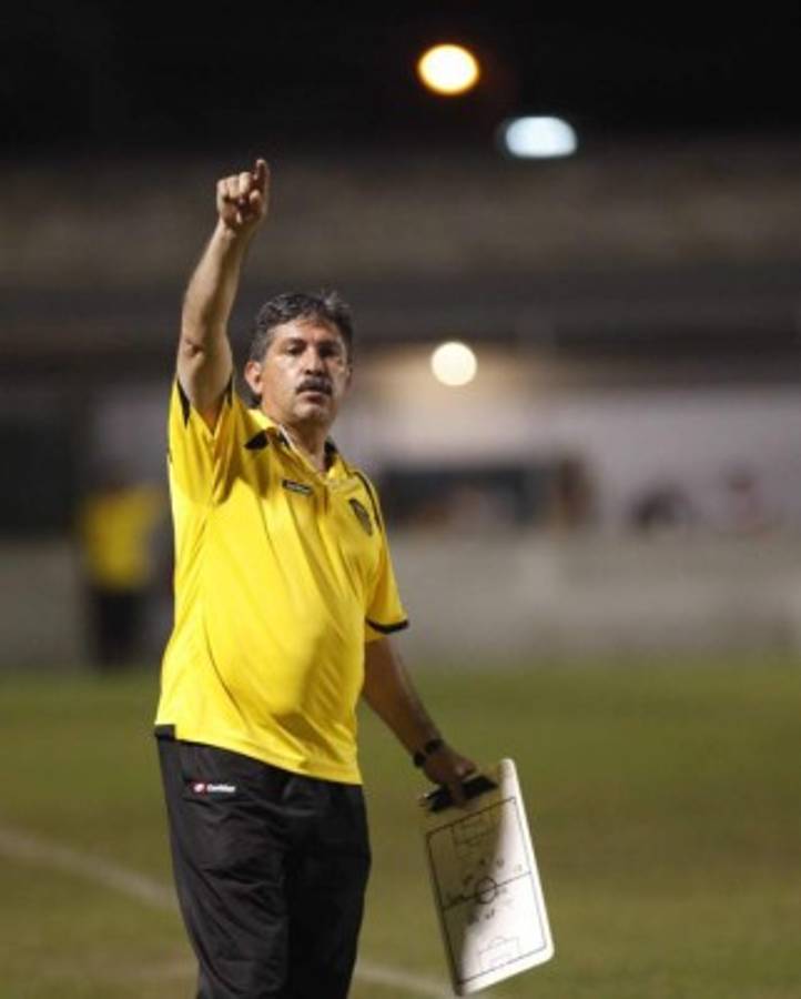 Carlos Restrepo se une a larga lista de técnicos que regresaron a Honduras