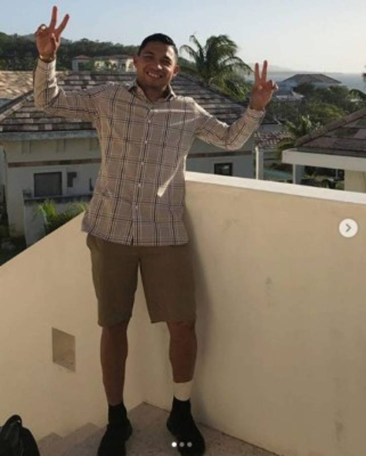 FOTOS: Las vacaciones de Emilio Izaguirre junto a su familia en Roatán