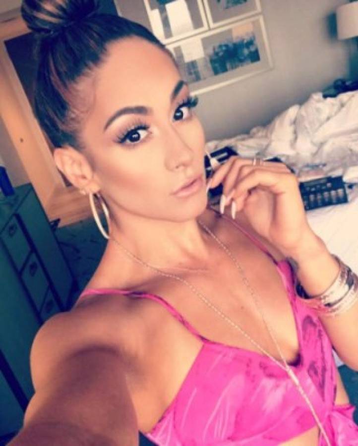 FOTOS: Modelo fitness causa gran impacto por su gran parecido a Jennifer Lopez