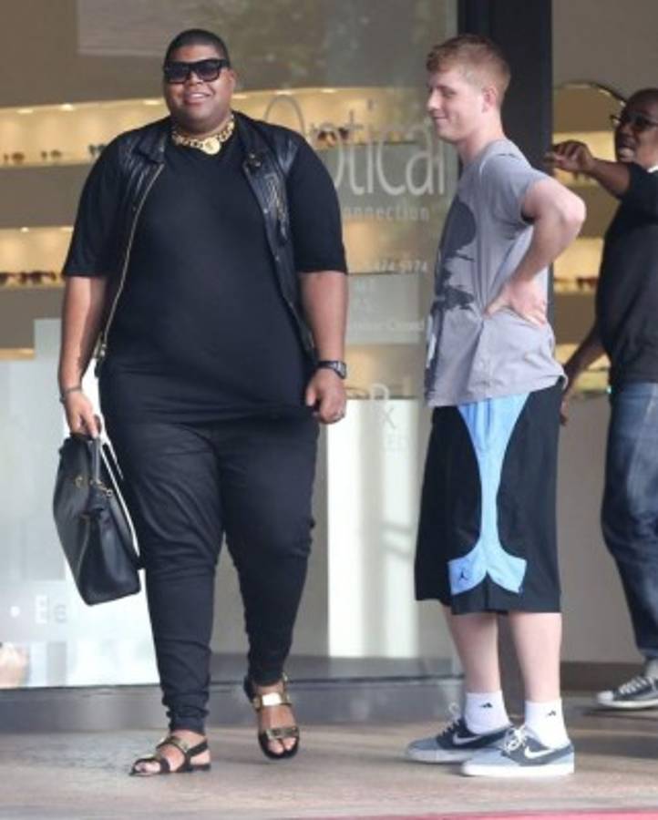 Hijo de ex basquetbolista Magic Johnson sorprende y pierde 172 libras