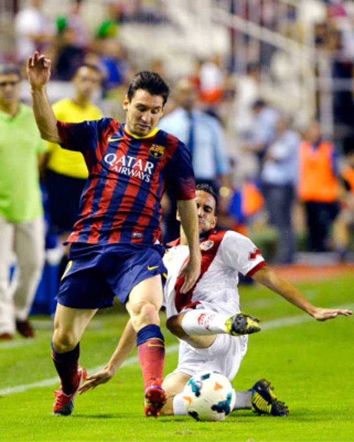 Barcelona golea 4-0 al Rayo Vallecano con triplete de Pedro.