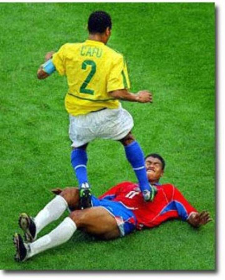 Las patadas más terribles en el fútbol mundial