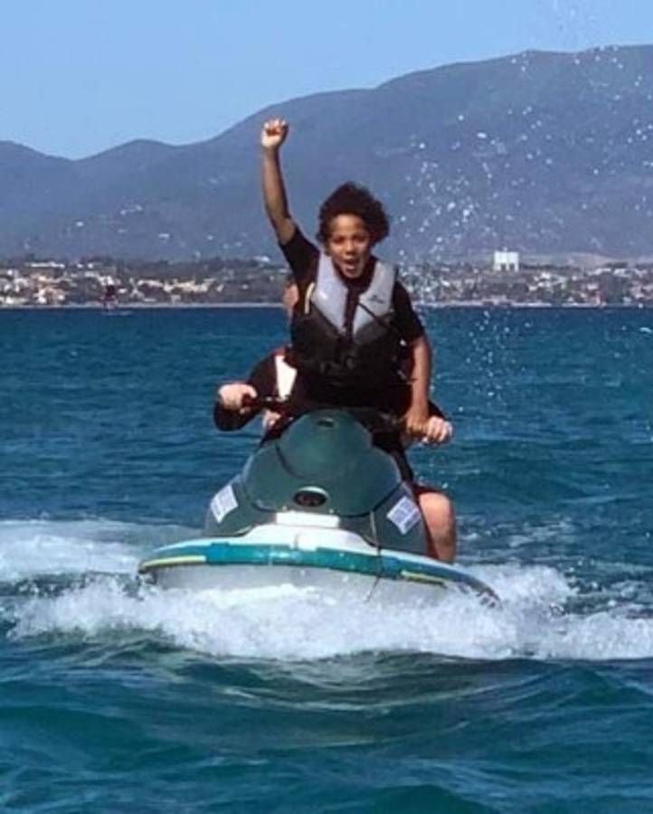 ¡De lujo! Las vacaciones del hondureño David Suazo en familia en la isla de Cerdeña