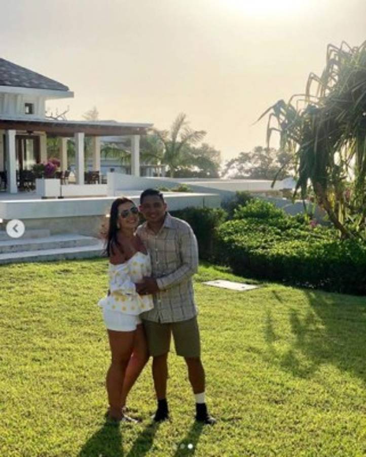 FOTOS: Las vacaciones de Emilio Izaguirre junto a su familia en Roatán