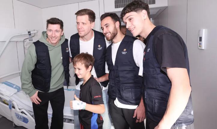 Terminaron de entrenar y se fueron a un hospital: el hermoso gesto del Barcelona para cerrar el 2024