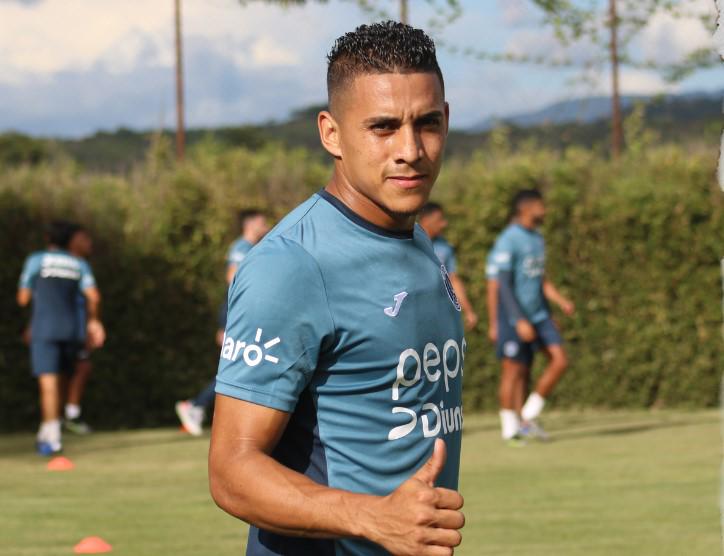 Fotos: Agustín Auzmendi y los nuevos fichajes ya lucen la camisa de Motagua; presentan al nuevo preparador físico