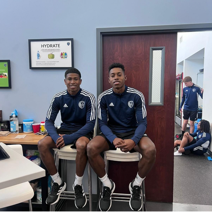 Alenis Vargas y Keny Martínez proceden del fútbol de Costa Rica. Ahora comparten equipo en el Sporting Kansas City II.