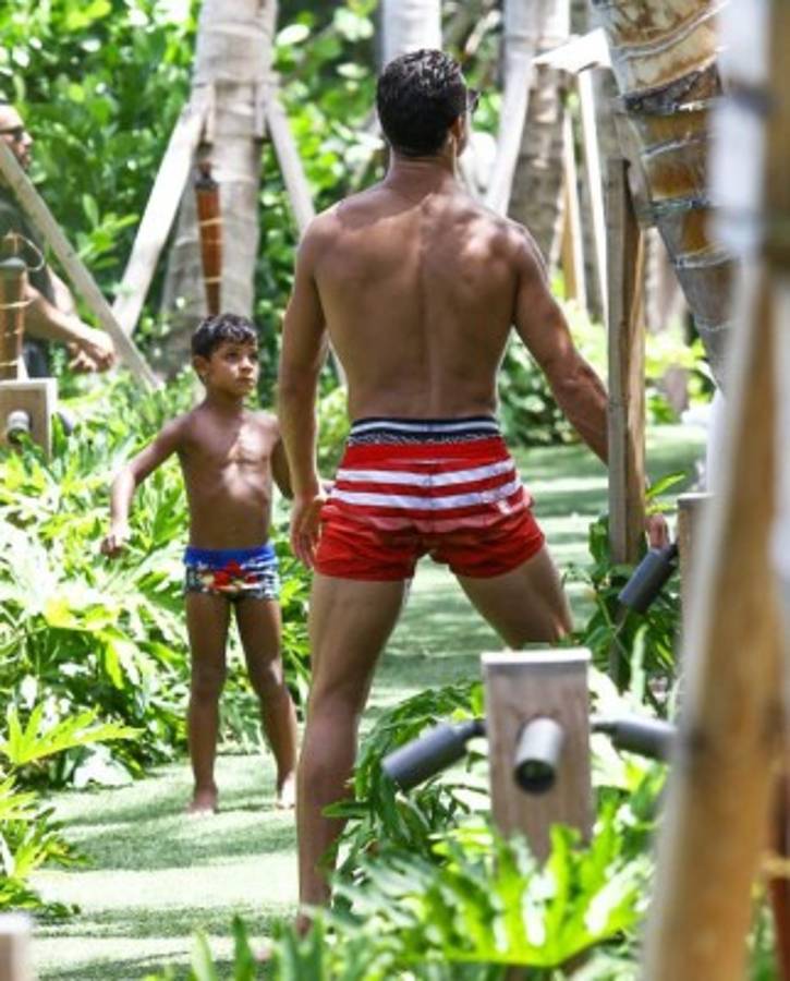Las excéntricas vacaciones de Cristiano Ronaldo y sus amigos