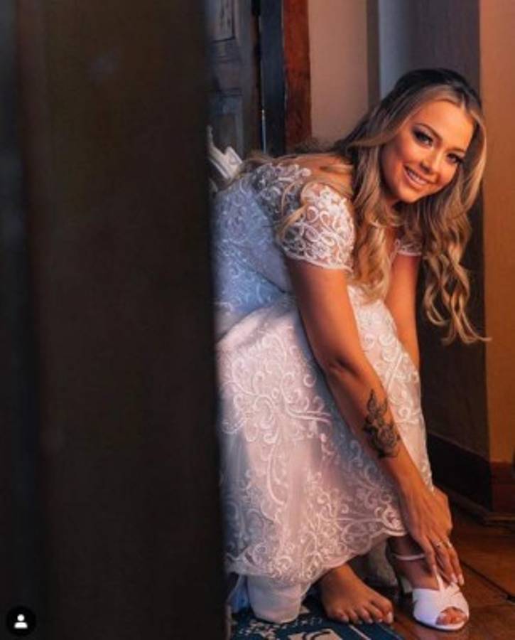 Brasil: Madre del hijo de Neymar se casa en pleno escándalo sexual del jugador