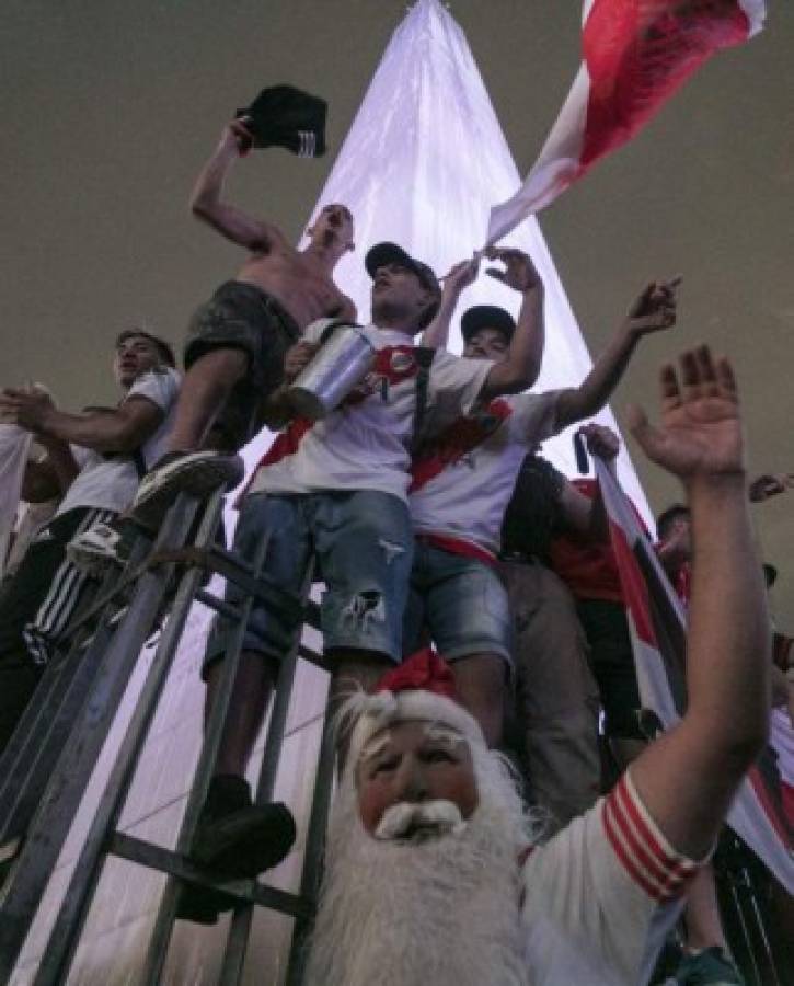 Balas, violencia y desaparecidos: festejo de afición de River termina en batalla campal