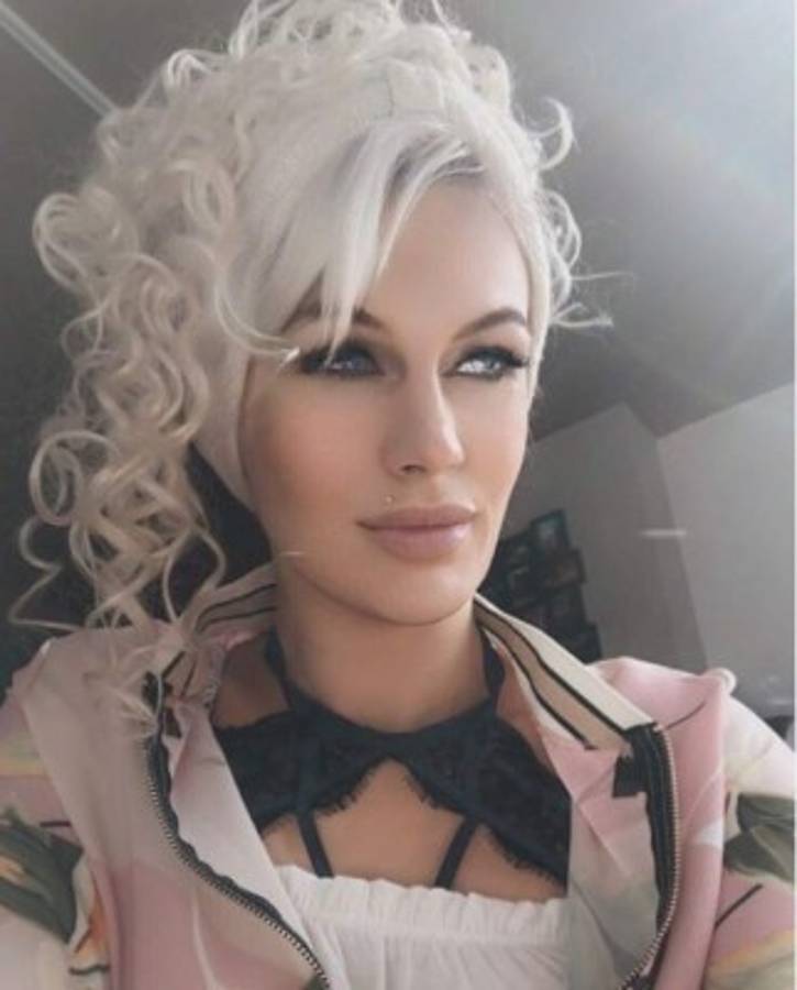 La luchadora Cindy Dandois, obligada a vender contenidos para adultos para conseguir dinero