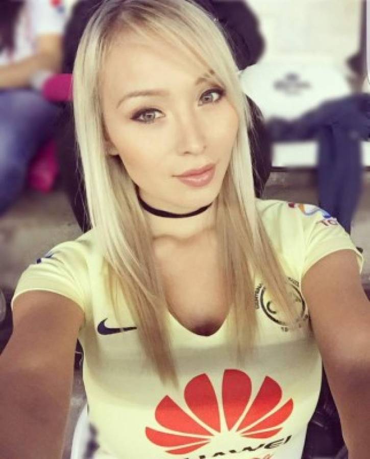 Daniella Chávez: La sexy conductora chilena apasionada del América