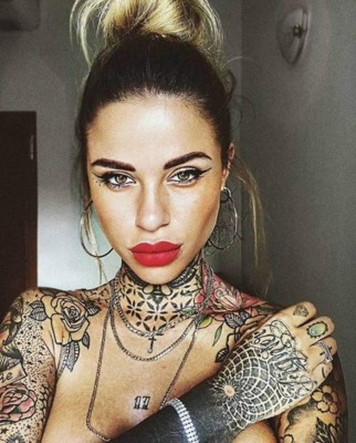 La picante modelo italiana que captaron con el 'Kun' Agüero en una discoteca