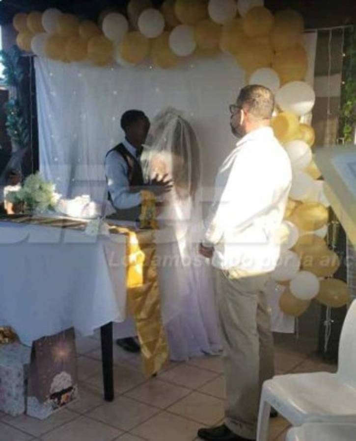 Las fotos exclusivas de la boda del futbolista de Olimpia 'Flecha' Bernárdez con su novia Gabby Corea